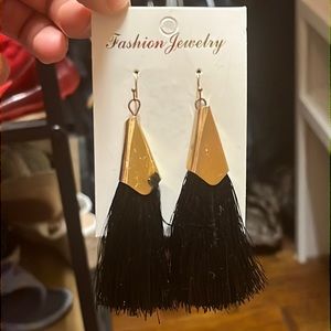 I am selling 3 different kinds of earrings!